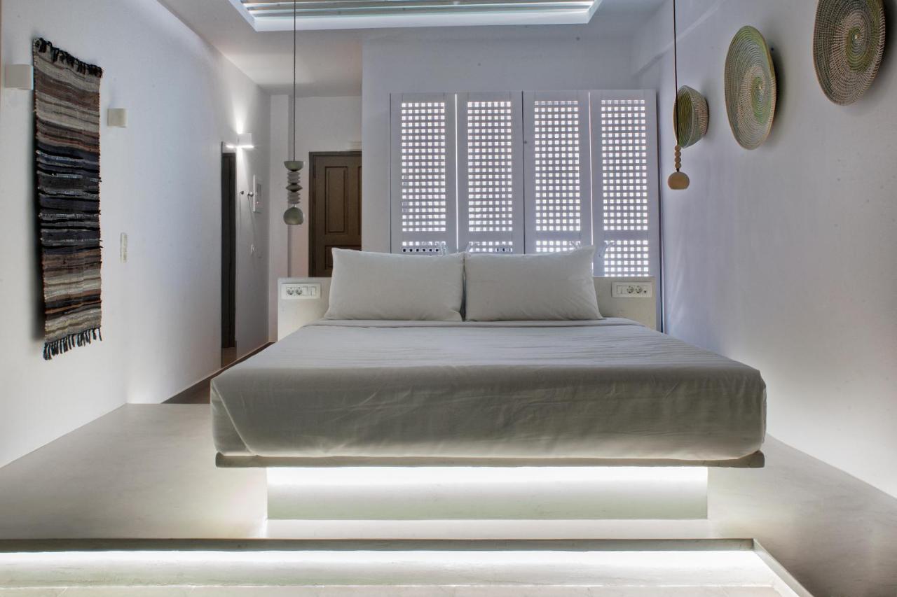 Amity Suites - Adults Only Fira  Exterior photo