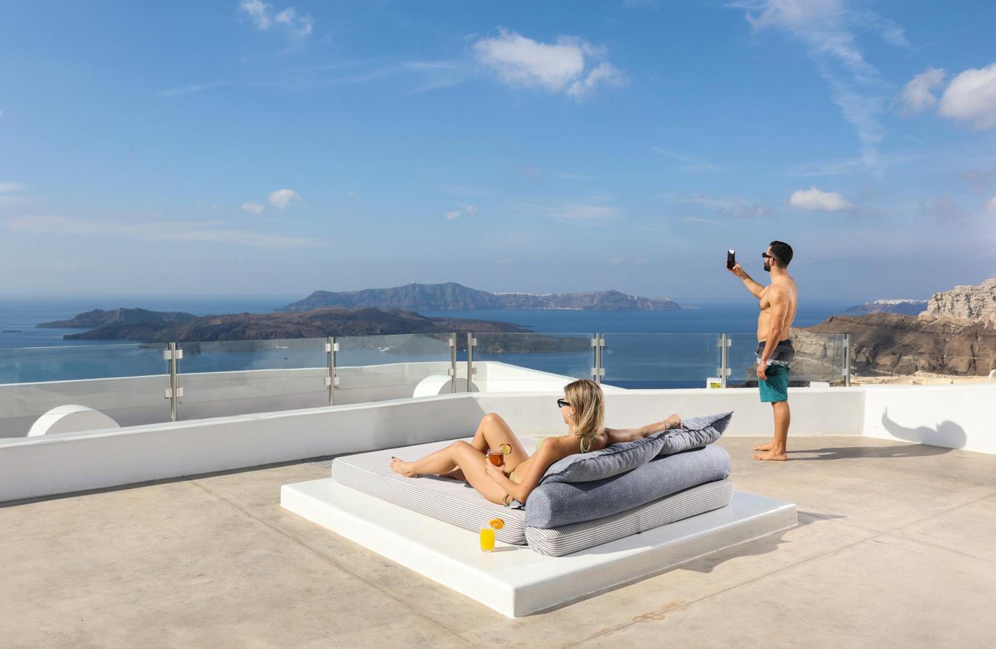 Amity Suites - Adults Only Fira  Exterior photo
